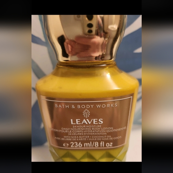 Bath & Body Works Leaves Nourishing Lotion - Gold and Green - Picture 2 of 4